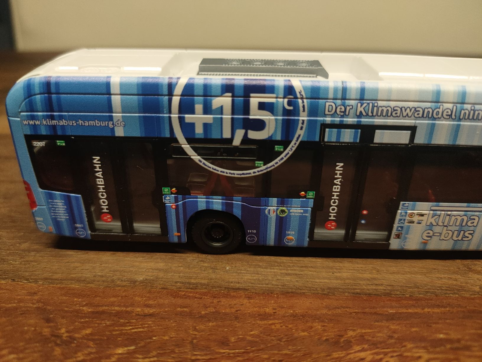 Rietze Kit di modellismo & Modellini statici: Rietze Hochbahn Bus – Nuovo e nell'imballaggio originale da Burgdorf venduto da bri5 2