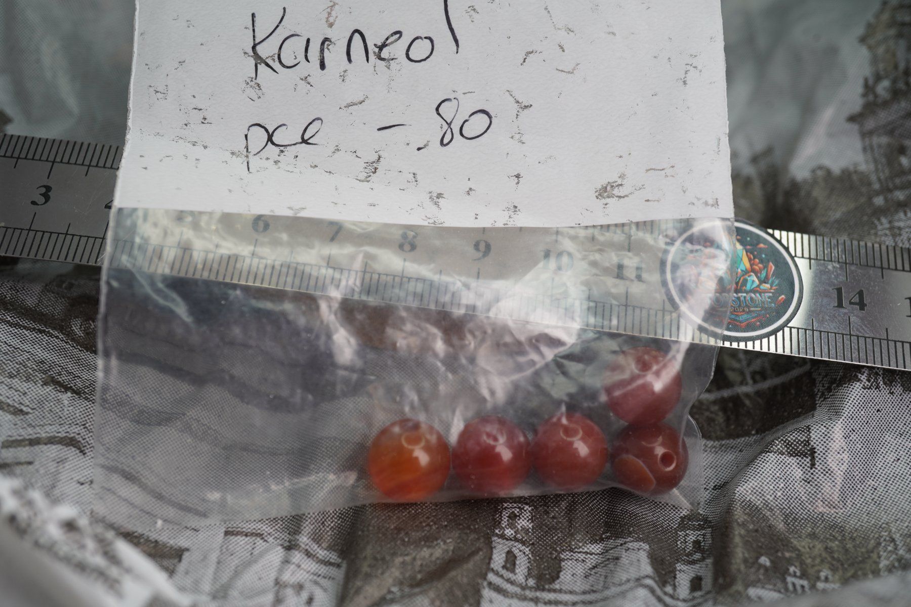 Minerali & Pietre curative: Karneol  Gelocht  Resten   ab  1.-   gratis Versand – Nuovo e nell'imballaggio originale da Eschenbach SG venduto da topstone