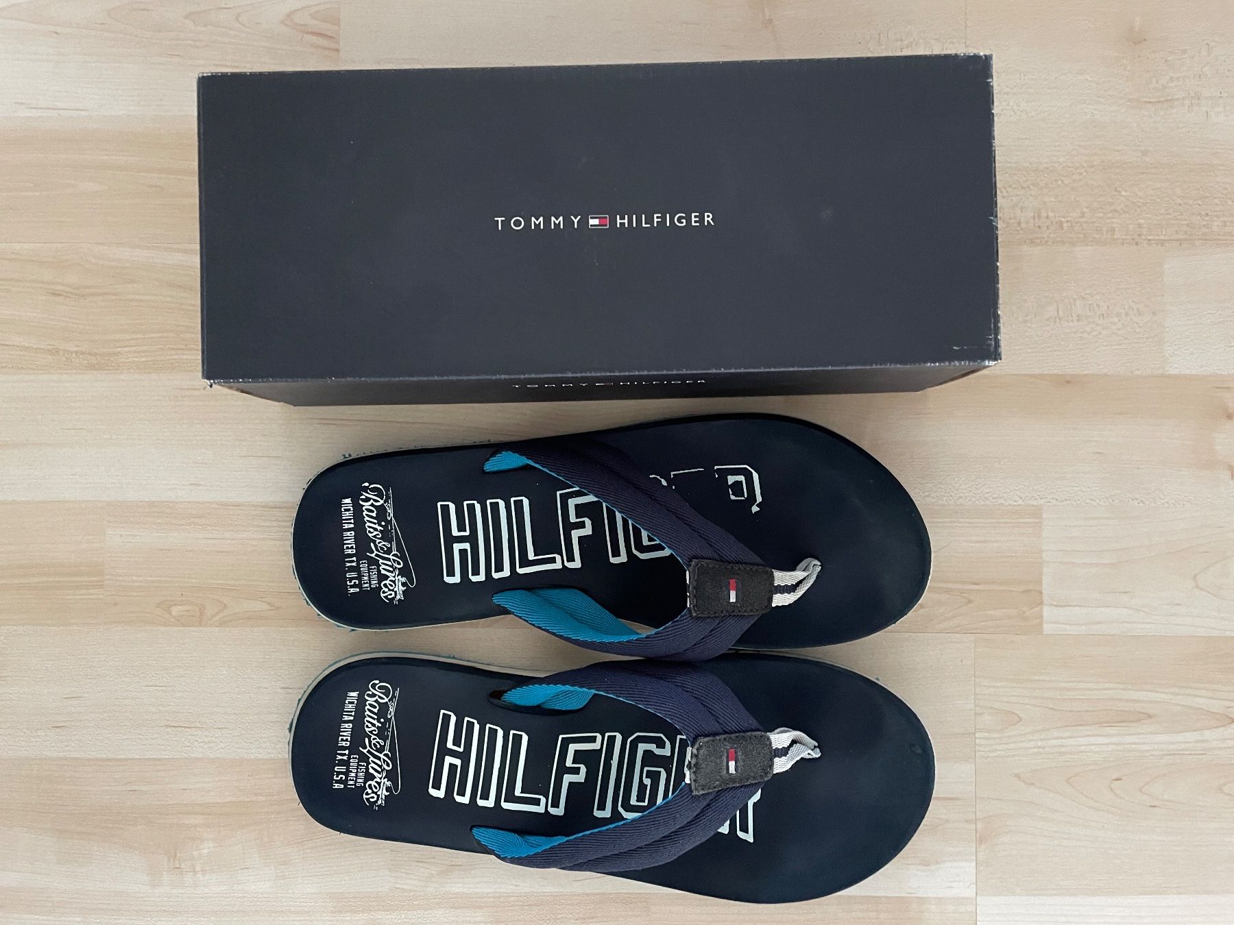 Tommy Hilfiger Scarpe da uomo: Tommy Hilfiger Flip Flops Schuhe Gr. 45 – Usato da Bonstetten venduto da kaiser_a