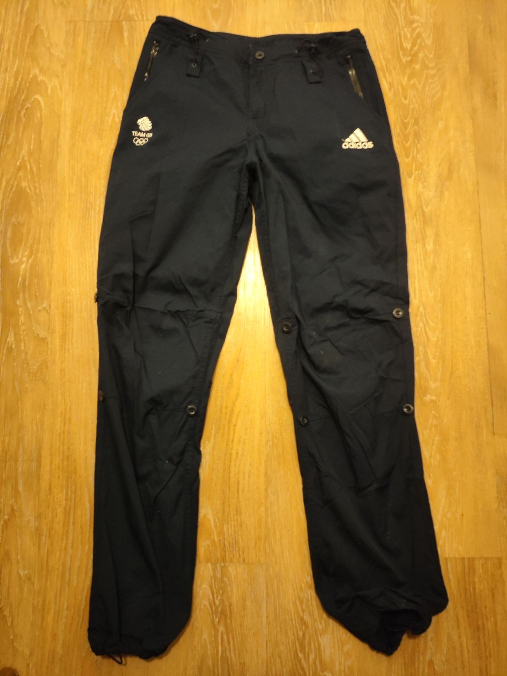 Adidas Pantaloni: Adidas Team GB Olympic trousers – Nuovo e nell'imballaggio originale da Winterthur venduto da Ajcps