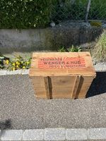 Grosse Holzkiste