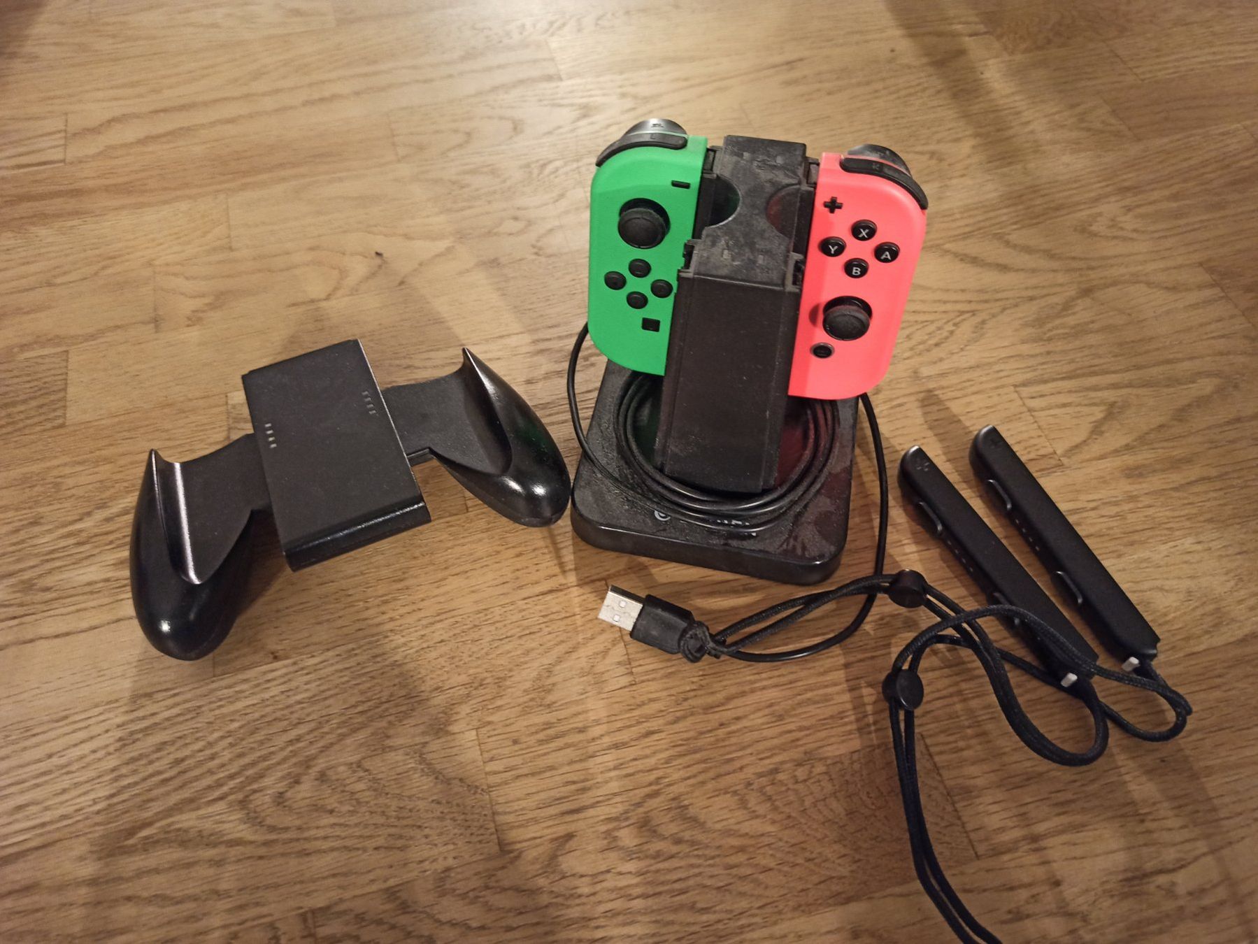 Nintendo Controller: Original Nintendo Switch Joy-Con Set – Gebraucht aus Oberweningen von mar_87mx