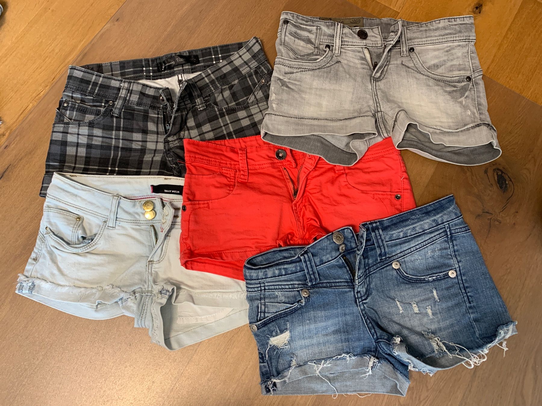 Lotti di vestiti: Hot-Pants Paket Gr. 32 – Usato da Niederbipp venduto da Domenicana1984