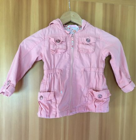 Veste fille rose, idéale pour le printemps! Gr .86