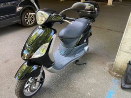 1 Roller PIAGGIO Fly 125ccm