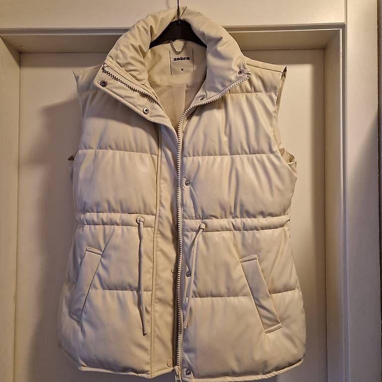 Zara Gilet & Giacche senza maniche: Veste Zébra sans manches – Usato da Epalinges venduto da eri_66r6 2