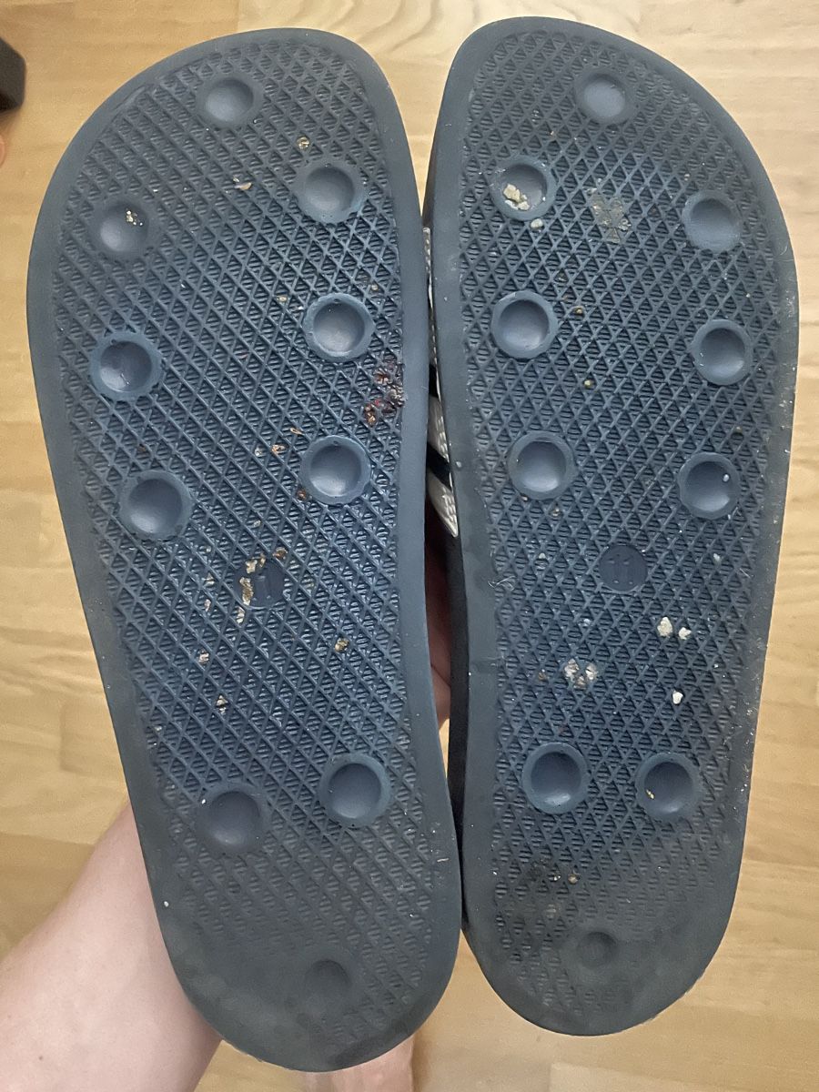 Adidas Chaussures hommes: Adiletten US 11 – D'occasion à Bern par pet_fry9 2