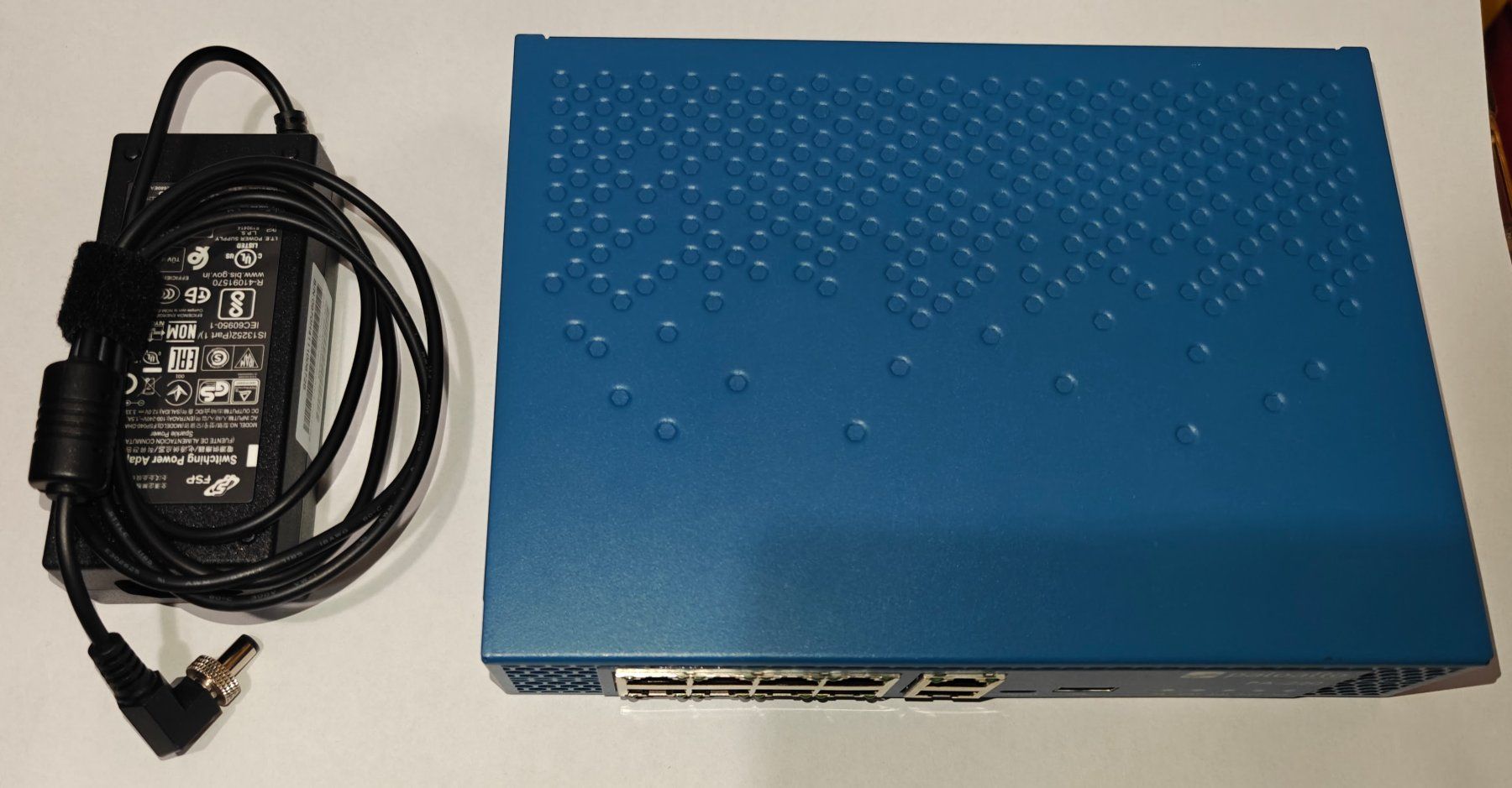 Palo Alto PA-220 Firewall - Top Zustand! Wie neu! (Gebraucht) in Meilen ...