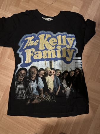 Kelly Family Tshirt und Fahnen
