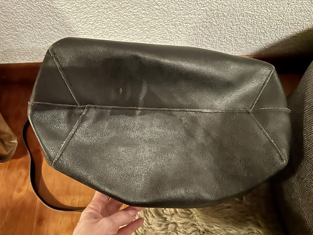 Borse da donna: Schwarze Lederhandtasche Vintage – Usato da Muttenz venduto da cho_xj52 3
