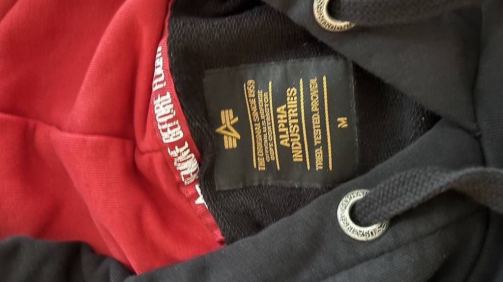 Alpha Industries Maglioni & Felpe: Kapuzenpulli Alpha Industries – Usato da Zürich venduto da lupolupo 1