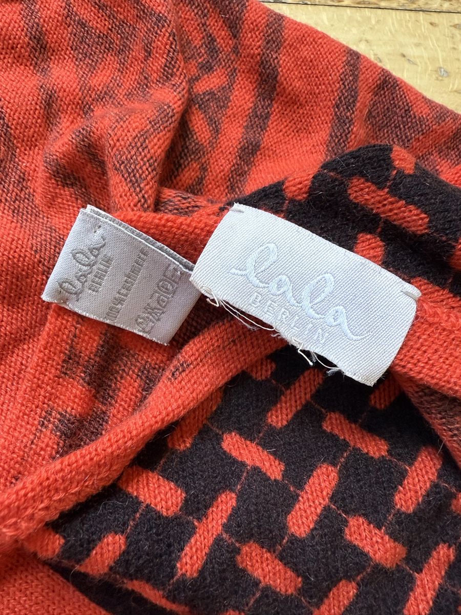 Lala Berlin Foulard & Sciarpe: Lala Berlin Triangle Schal Rot Cashmere – Usato da Zürich venduto da katharina_zrh 1