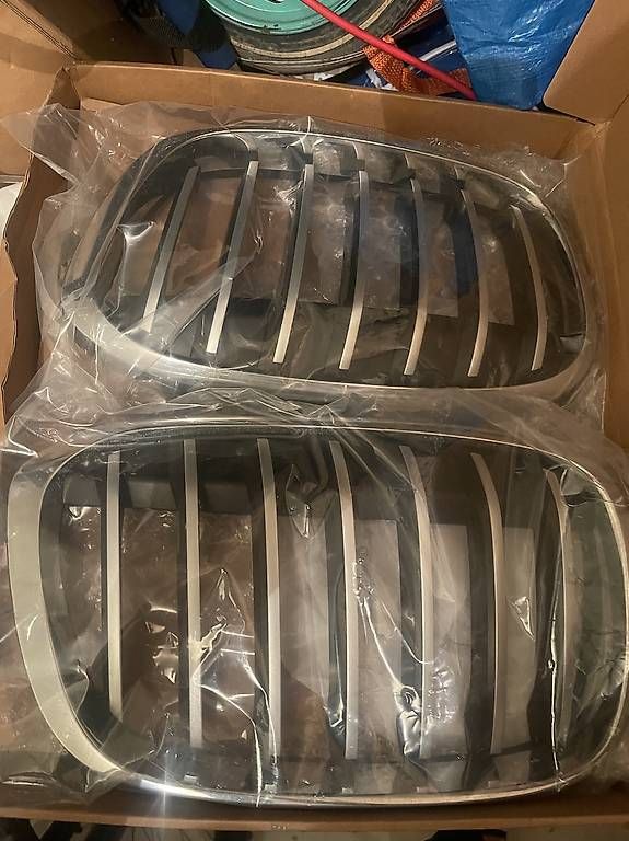 Alle Autoersatzteile: Calandre pour bmw x1 f48 original  – Gebraucht aus Les Geneveys Sur Coffrane von Gav46