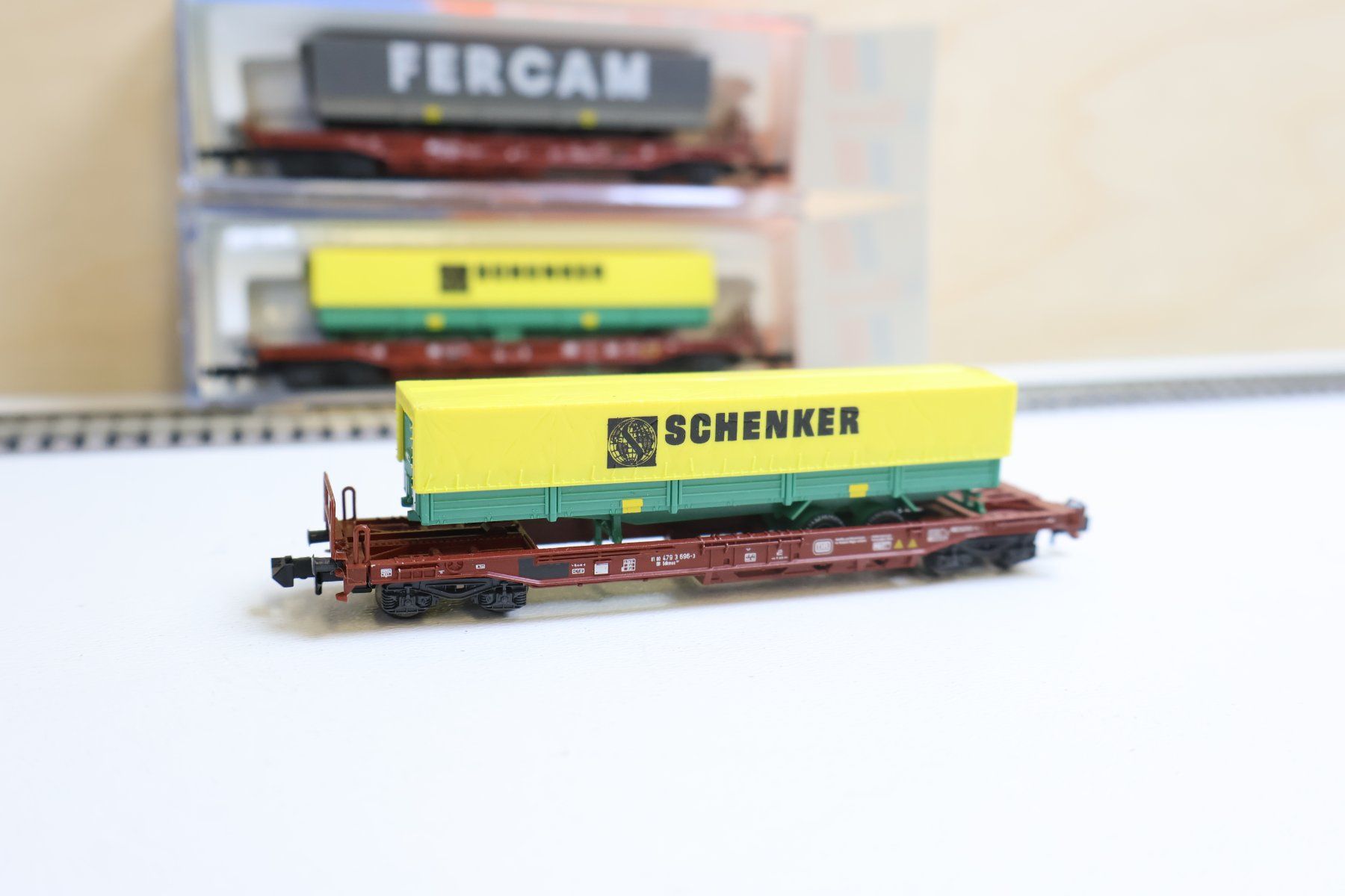 Roco Modelleisenbahnen: ROCO 4 x HUPAC Wagen Set Spur N – Gebraucht aus Winterthur von Monstera 6