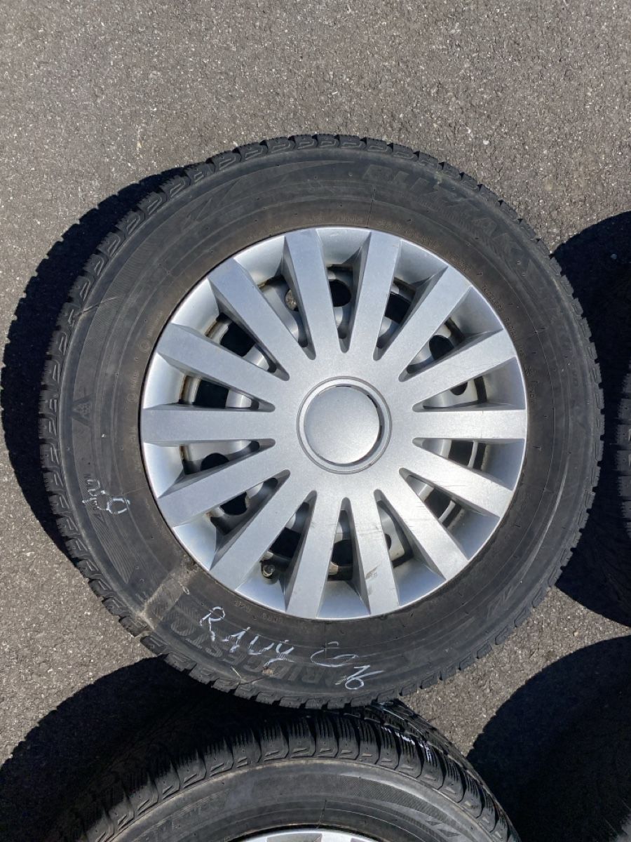Pneumatici & Ruote complete: Kompletträder Toyota RAV 4 bis 2016 – Usato da Altdorf UR venduto da speedrs9 2