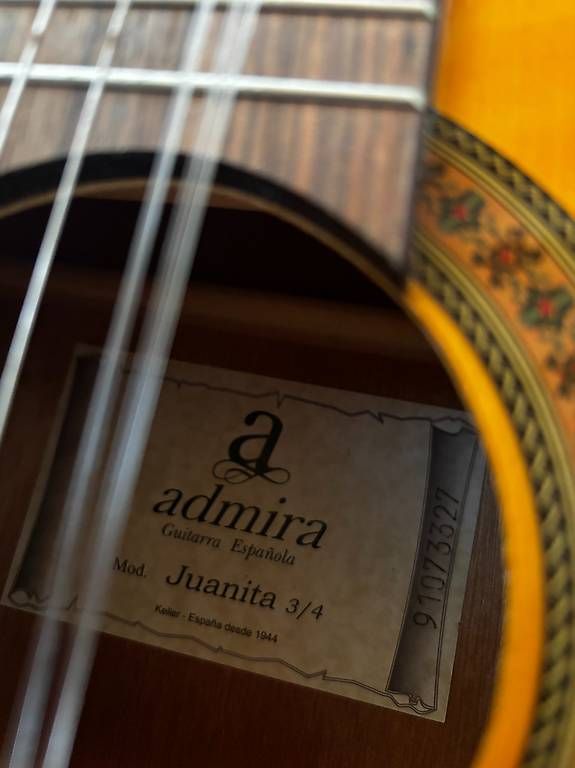 Musikinstrumente: Guitare enfant  – Gebraucht aus Nax von sgerber779 2