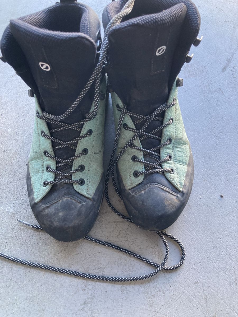 Chaussures femmes: Wanderschuhe Scarpa Gr.38.5 – D'occasion à Schübelbach par Moesi80