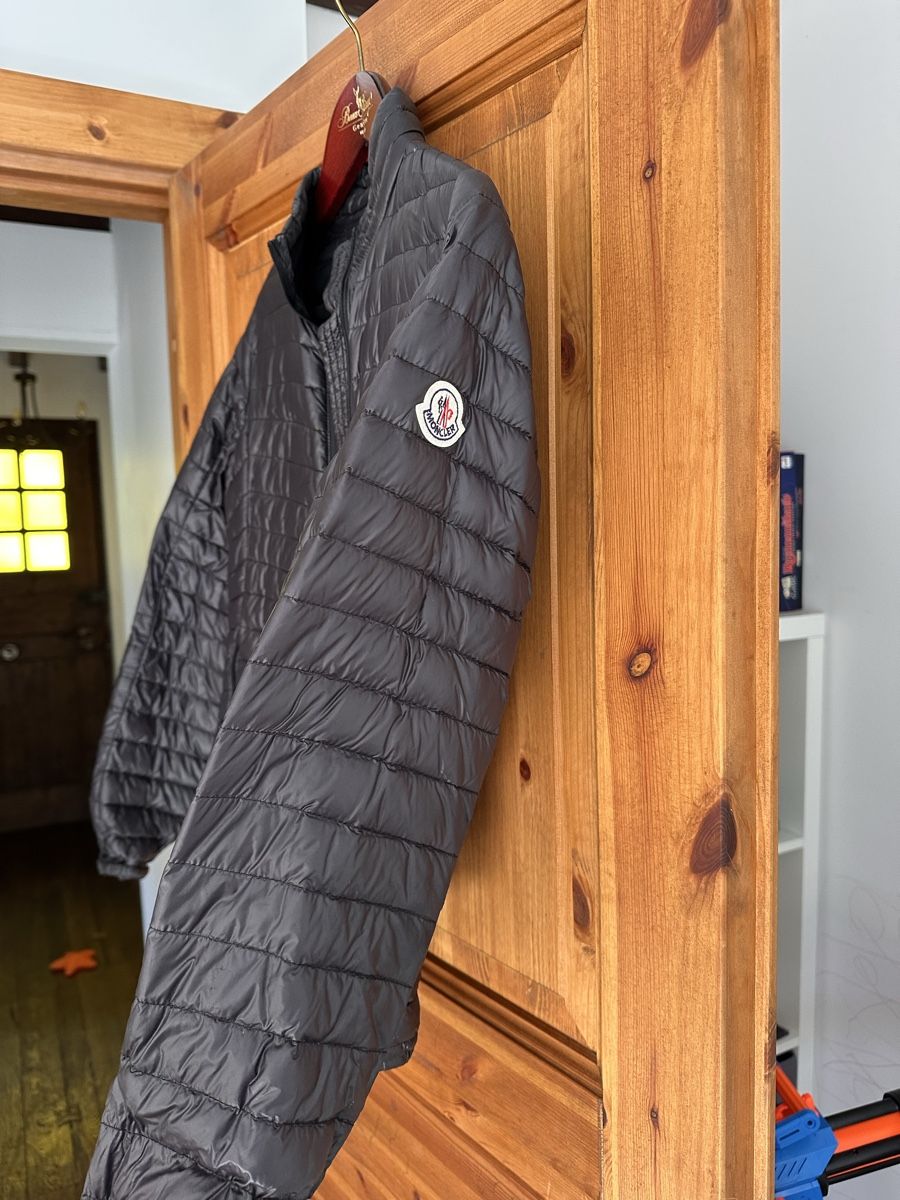 Moncler Vestes: Moncler  lightweight jacket  – D'occasion à Mies par larmela 1
