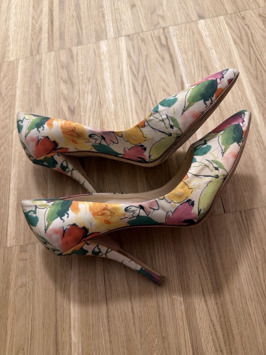 Scarpe da donna: Sommerliche Damenschuhe mit Blumenmuster, Grösse 38 – Usato da Zürich venduto da original_secondhand 1