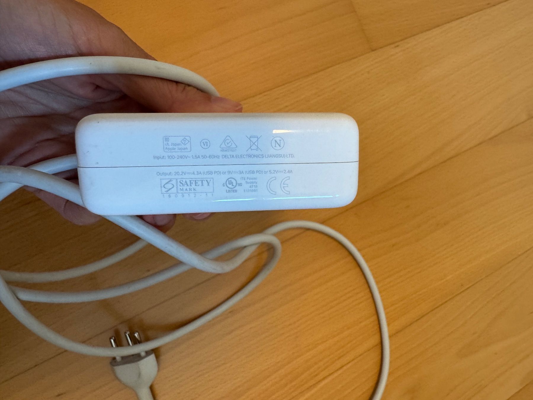 Apple Ladegeräte: Apple 87W USB-C Power Adapter – Gebraucht aus Zürich von pat_rx9j 2
