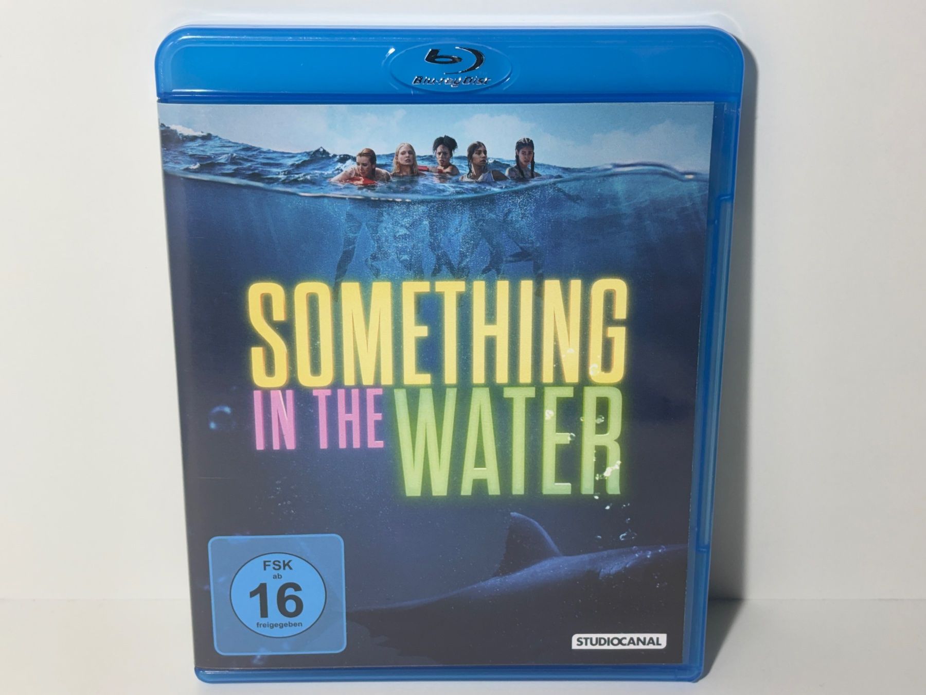Tutti i DVDs: Something in the Water Blu Ray – Usato da Wilderswil venduto da Sstriker