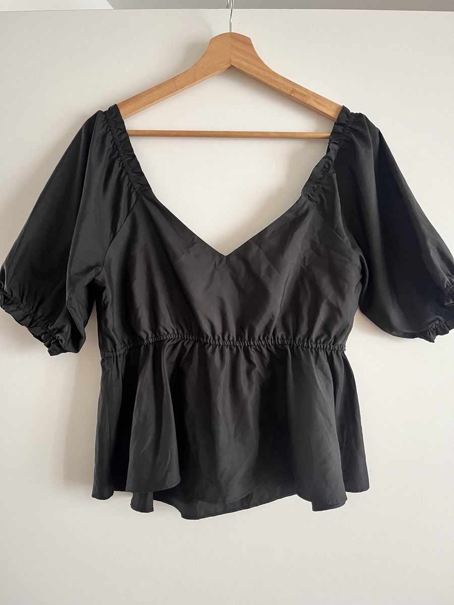 Camicette: Elegante Bluse mit Puffärmeln - Chic in Schwarz – Usato da Zürich venduto da Lelillemore 2