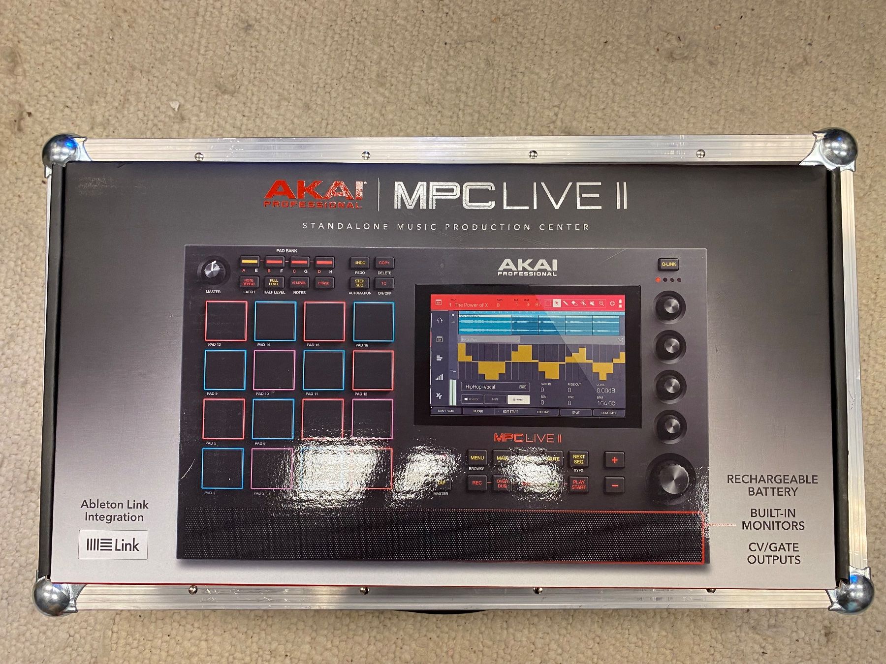 Akai Strumenti musicali: MPC Live II + SSD 500GB + Magma Case + Stand + MPC Pro Pack – Nuovo (secondo la descrizione) da fribourg venduto da sylvain98 4