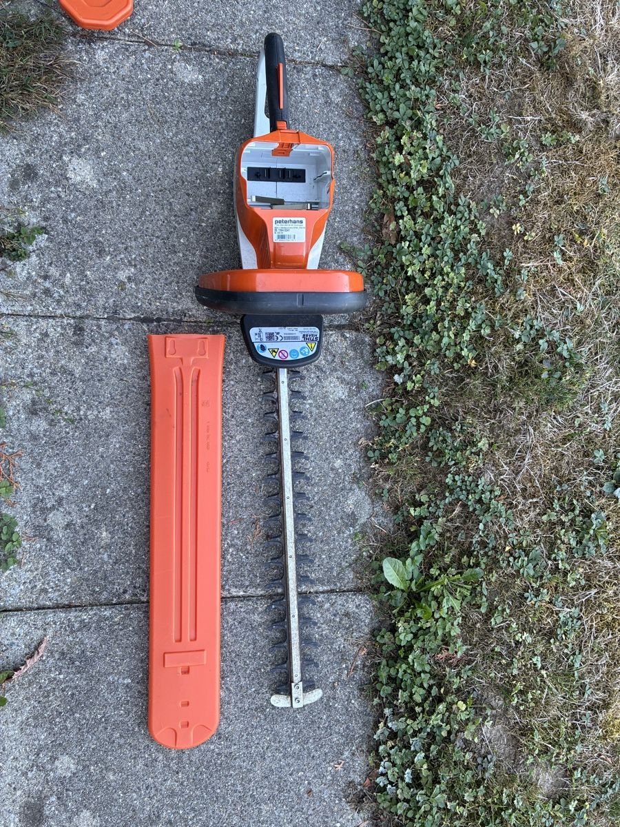 Stihl Toutes les machines: Akkuheckenschere Stihl – D'occasion à Wettingen par MmeMaBa