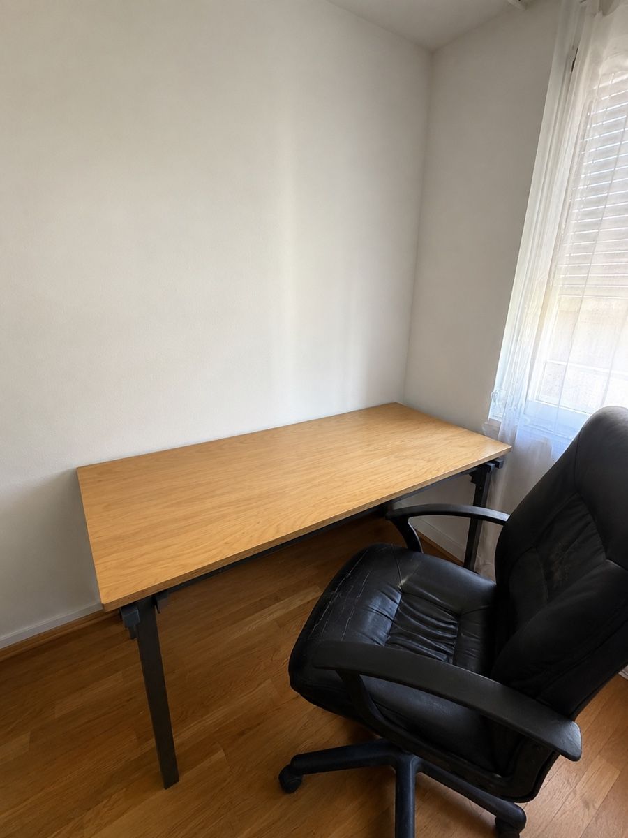Scrivanie: Schreibtisch 120x70 Holz  – Usato da Basel venduto da two_n27b