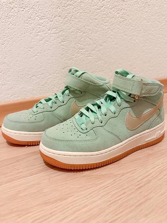 Nike Scarpe da donna: Nike Air Force 1 Mid Grösse 36.5 – Usato da Solothurn venduto da haslinuessli