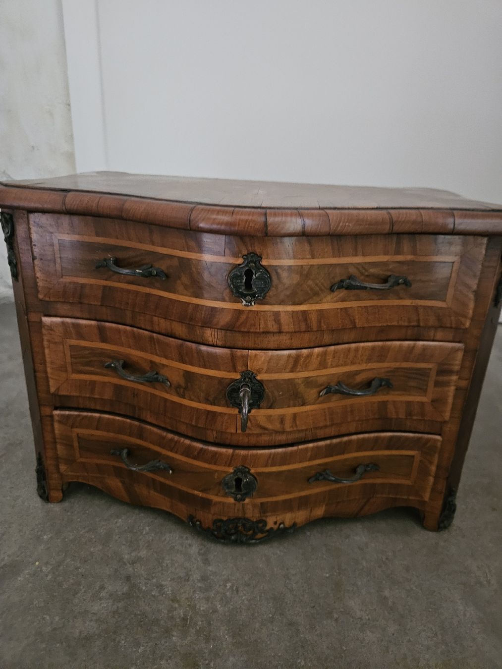 Cassettiere: Mobiletto modello Louis XV – Usato da Pura venduto da and_8dzs 1