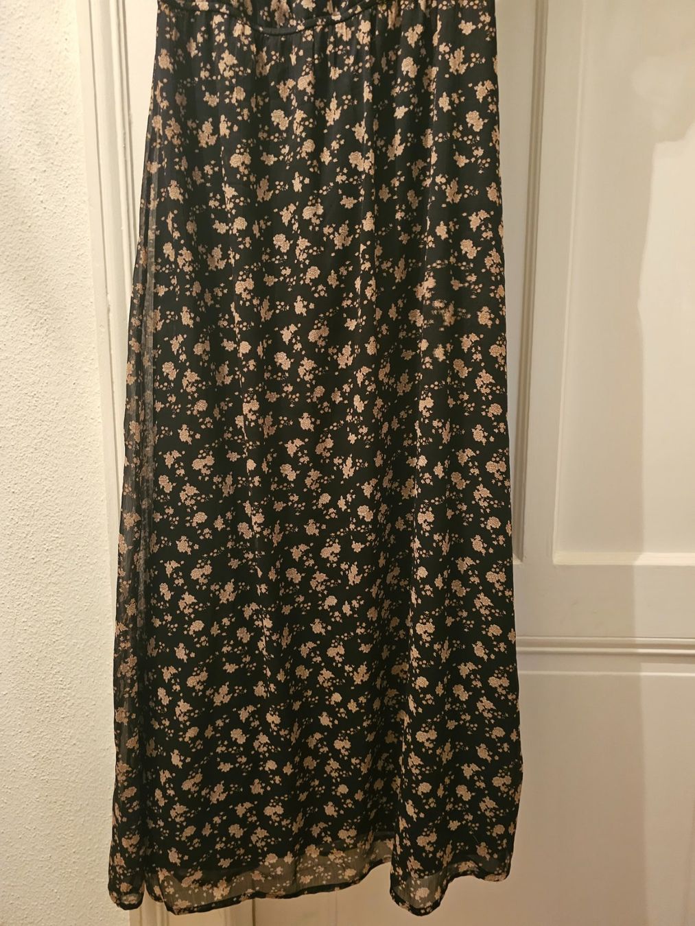 Robes: Schönes Kleid – D'occasion à Basel par sci_67ms 2