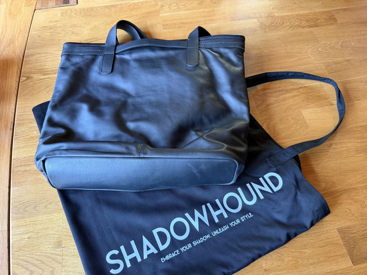 Borse da donna: Shadowhound Ledertasche schwarz Top neuer Zustand – Nuovo e nell'imballaggio originale da Meiringen venduto da Sokajina 3