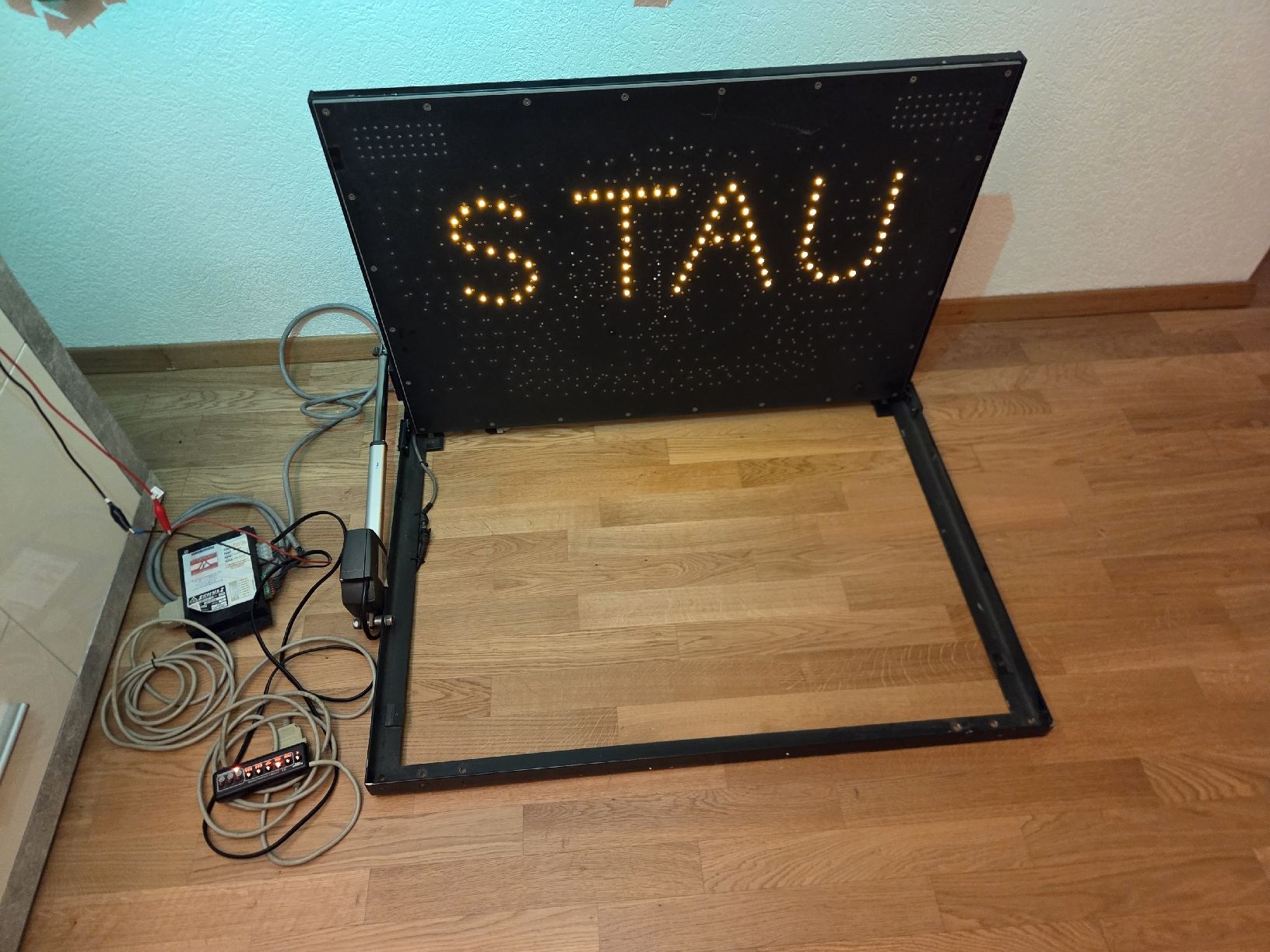 Componenti elettronici: Wechselverkehrsanzeige – Usato da Grosshöchstetten venduto da S.Thoma1495 3