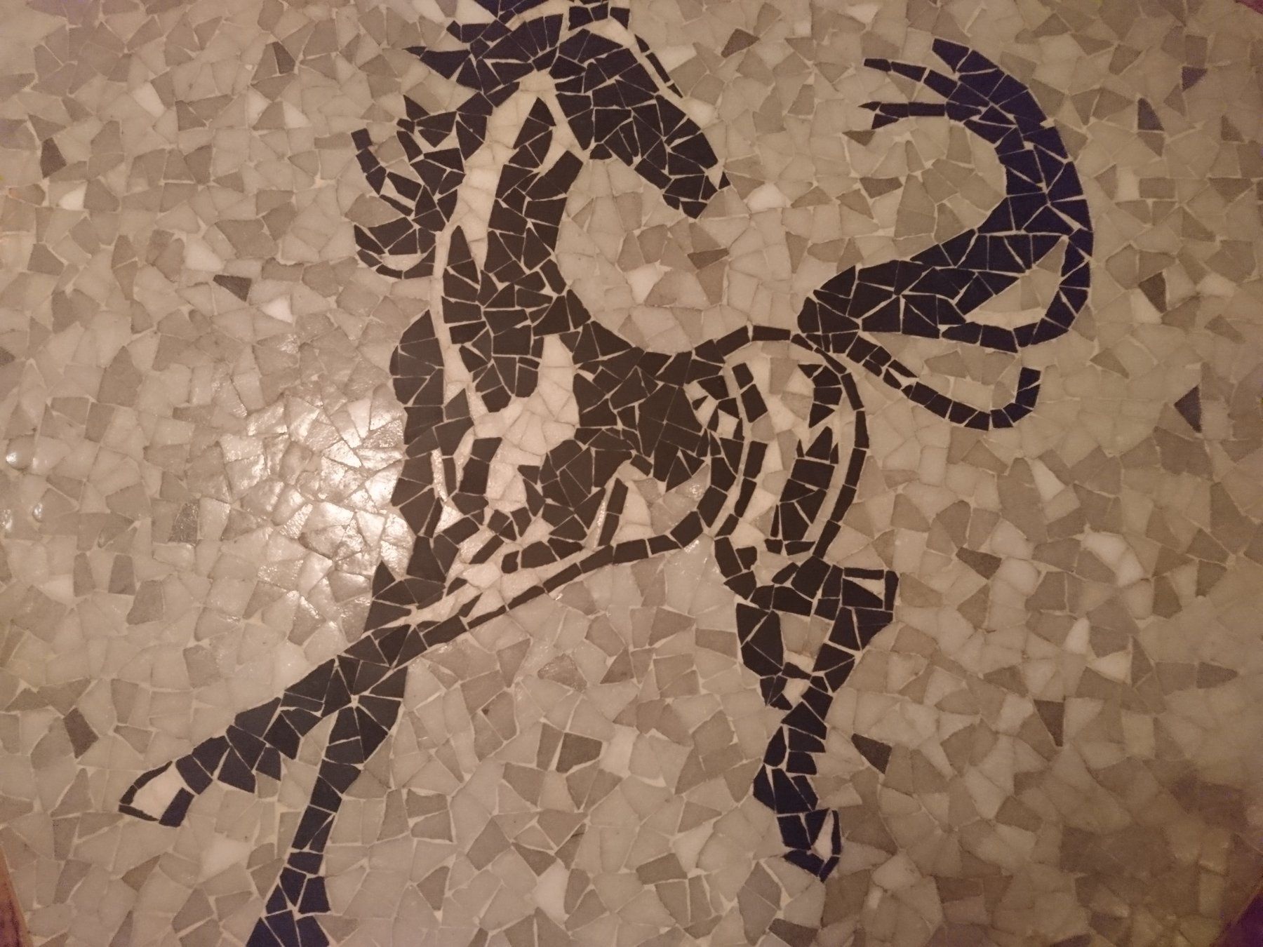 Tavoli: Exklusiver Couchtisch BERTHOLD MÜLLER. Mosaik, Messing. 1950 – Usato da Zürich venduto da Rst7 3