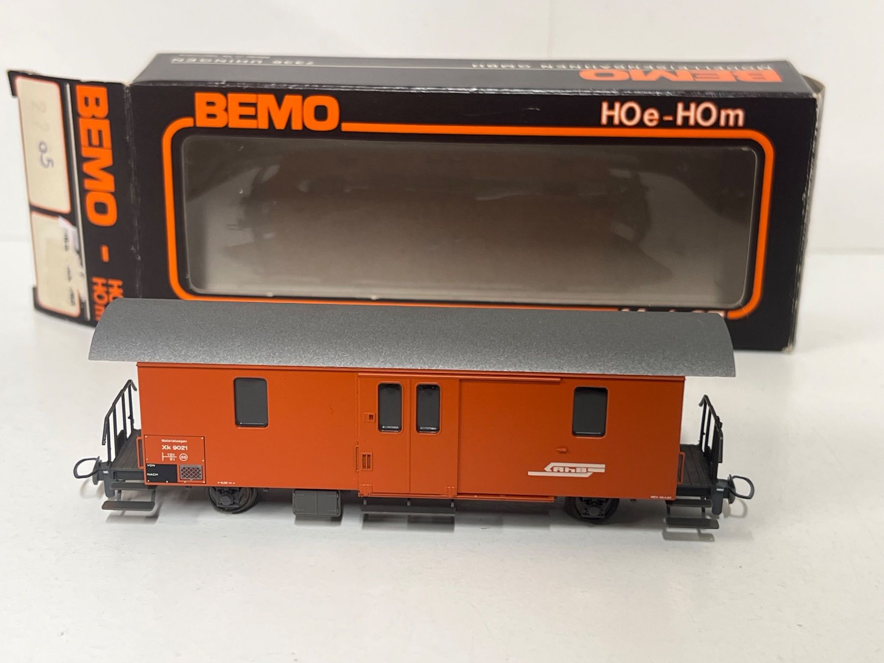 Bemo Modellini di ferrovie: Bemo Materialwagen Xk 9021 RhB H0m – Usato da Neuenhof venduto da ludovicco 2
