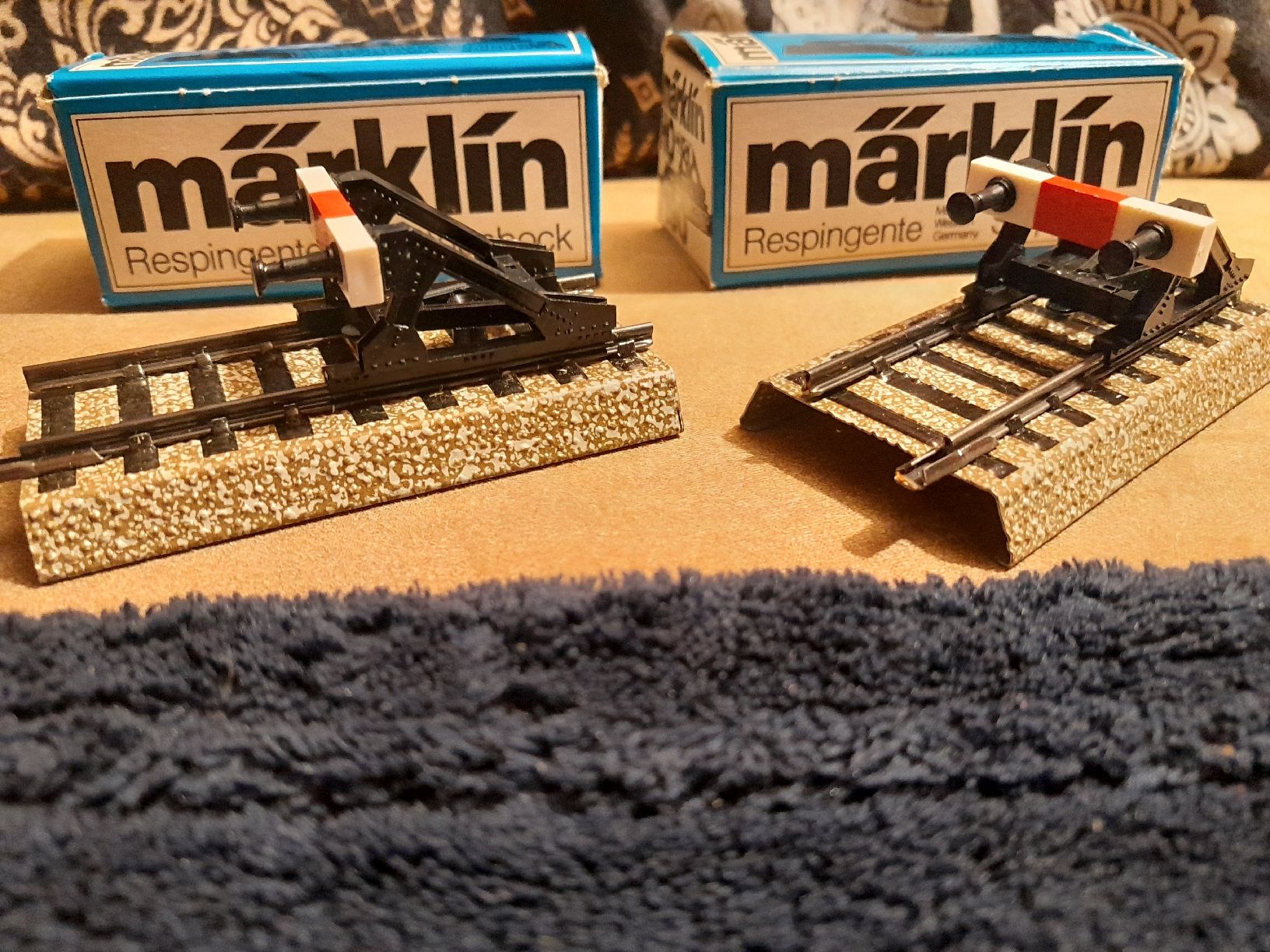 Märklin Modellini di ferrovie: 2x Marklin 7190 Prellbock H0 mit OVP – Usato da oekingen venduto da beauty1964 1