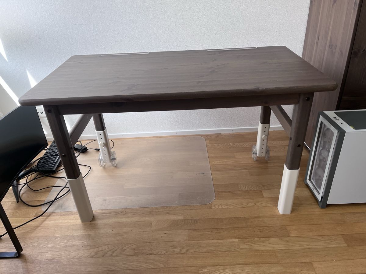 Flexa Scrivanie: Kinder Schreibtisch Flexa – Usato da Zug venduto da raq_9vyp 1