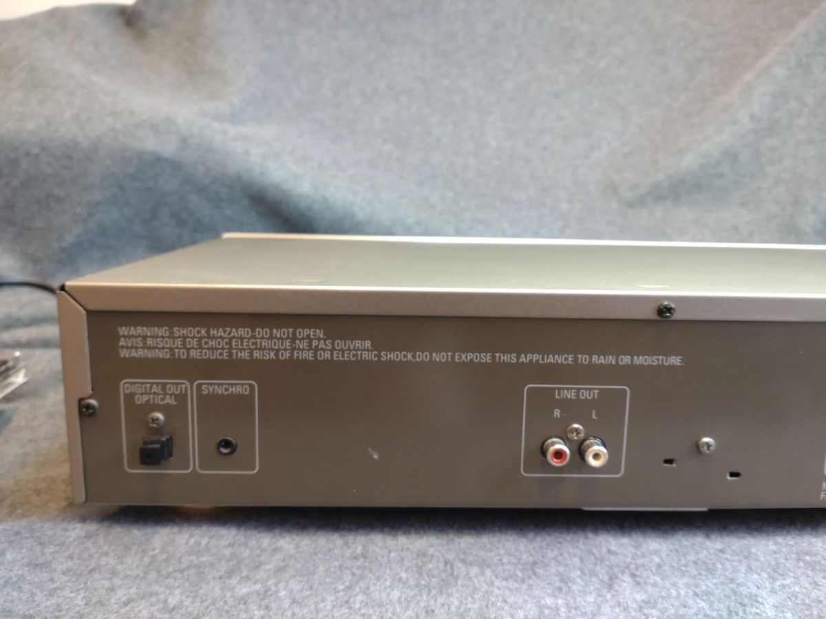 Denon Lettore multimediale & Streamer: Denon DCD 755AR CD Player  Champagner – Usato da Trimbach venduto da ELITA-5 5