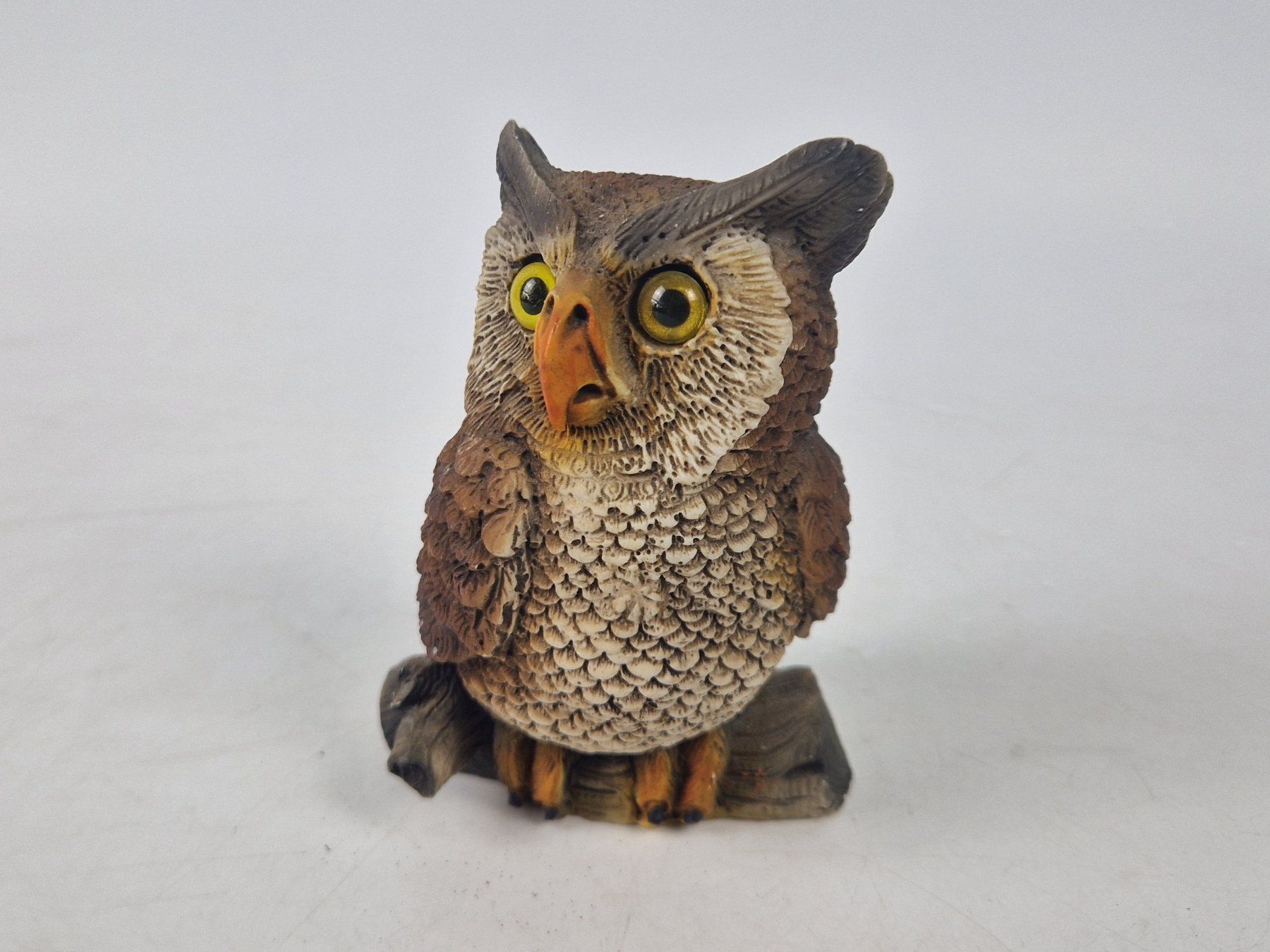 Statuette: Dunkle Eulenfigur mit gelben Augen – Usato da Muhen venduto da Restwert_Muhen