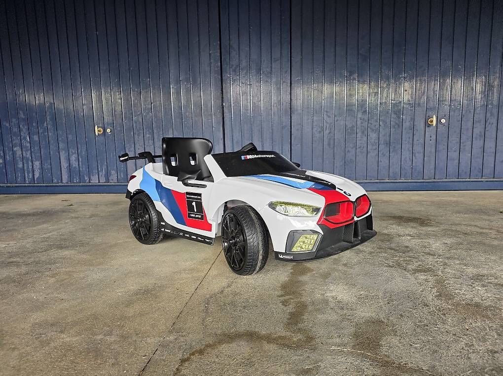 BMW Veicoli per bambini: BMW M8 GTE Elektroauto Kinder – Usato da Lommiswil venduto da IvanaGr