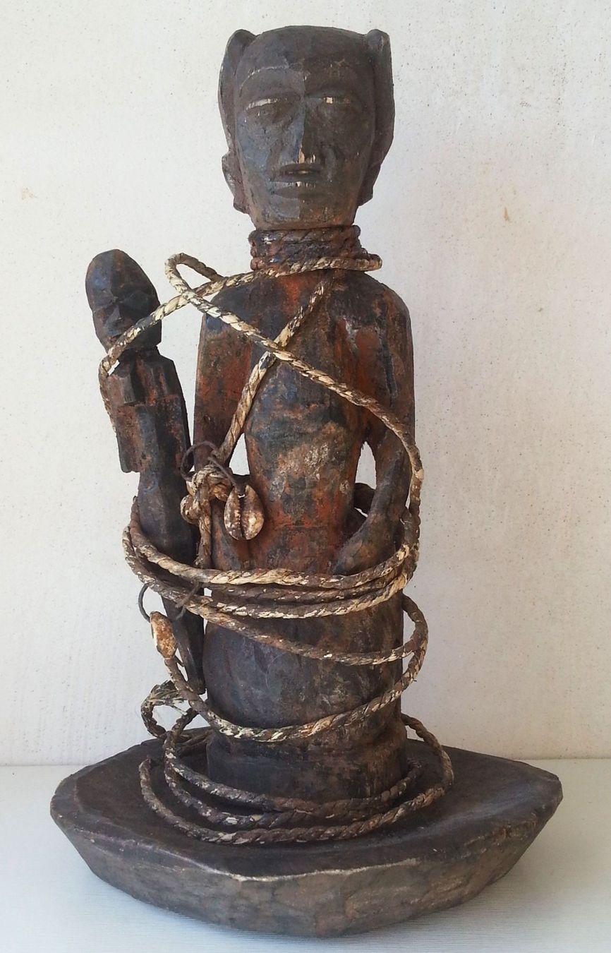 Skulpturen & Statuen: Voodoo Fetisch Westafrika - Mutter mit Kind in Seilen – Gebraucht aus Oberriet SG von ganesh435