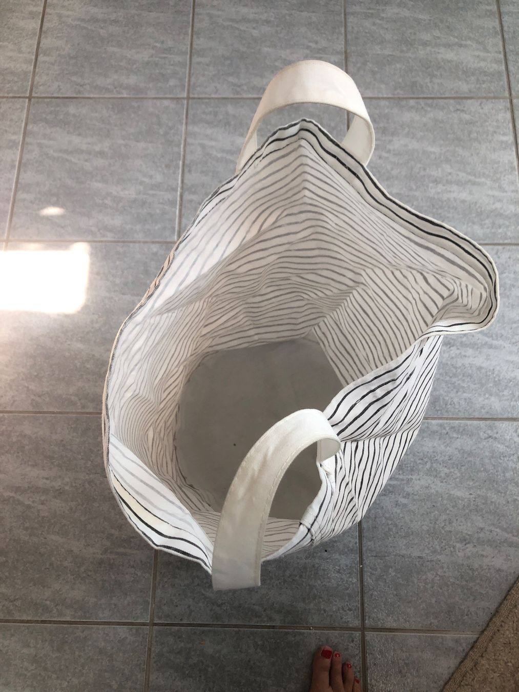 Ikea Cesti per biancheria: Wäschekorb gestreift, weiss/blau mit Tragegriff – Usato da Arlesheim venduto da leyRum4.5 1