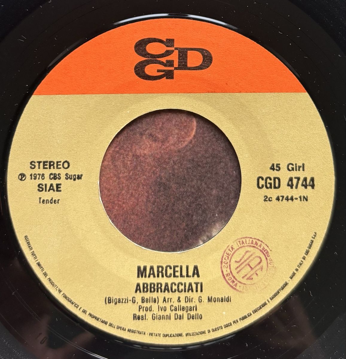 Dischi in vinile: Vinyle 45 Marcella Bella - Il Vento/Abbracciati VG+/VG+ – Usato da Neuchâtel venduto da Deivid2 2