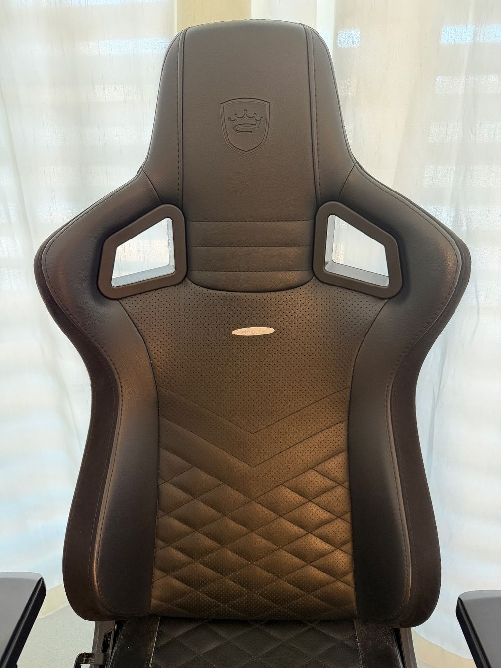 Noblechairs Sedie: Gaming Stuhl Bürostuhl schwarz – Usato da Aarau Rohr venduto da HappyKoala 4