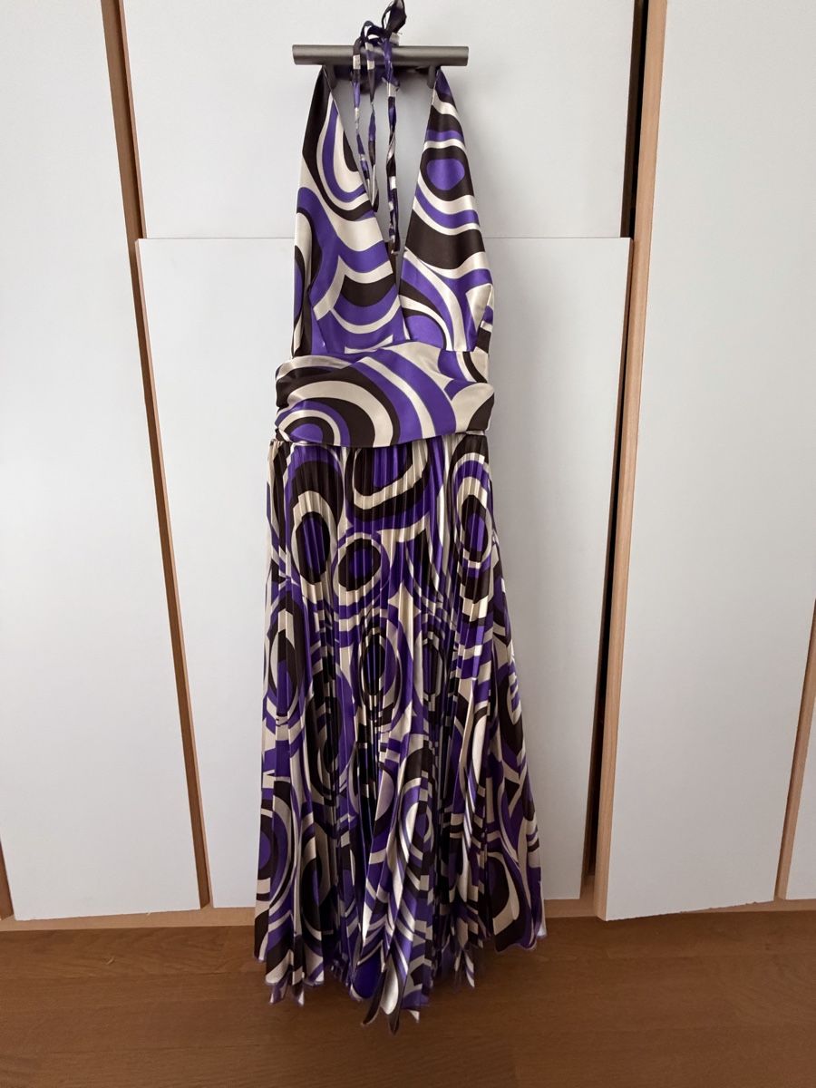 Kleider: Wunderschönes Satin Cocktailkleid – Gebraucht aus Luzern von THINGS-11