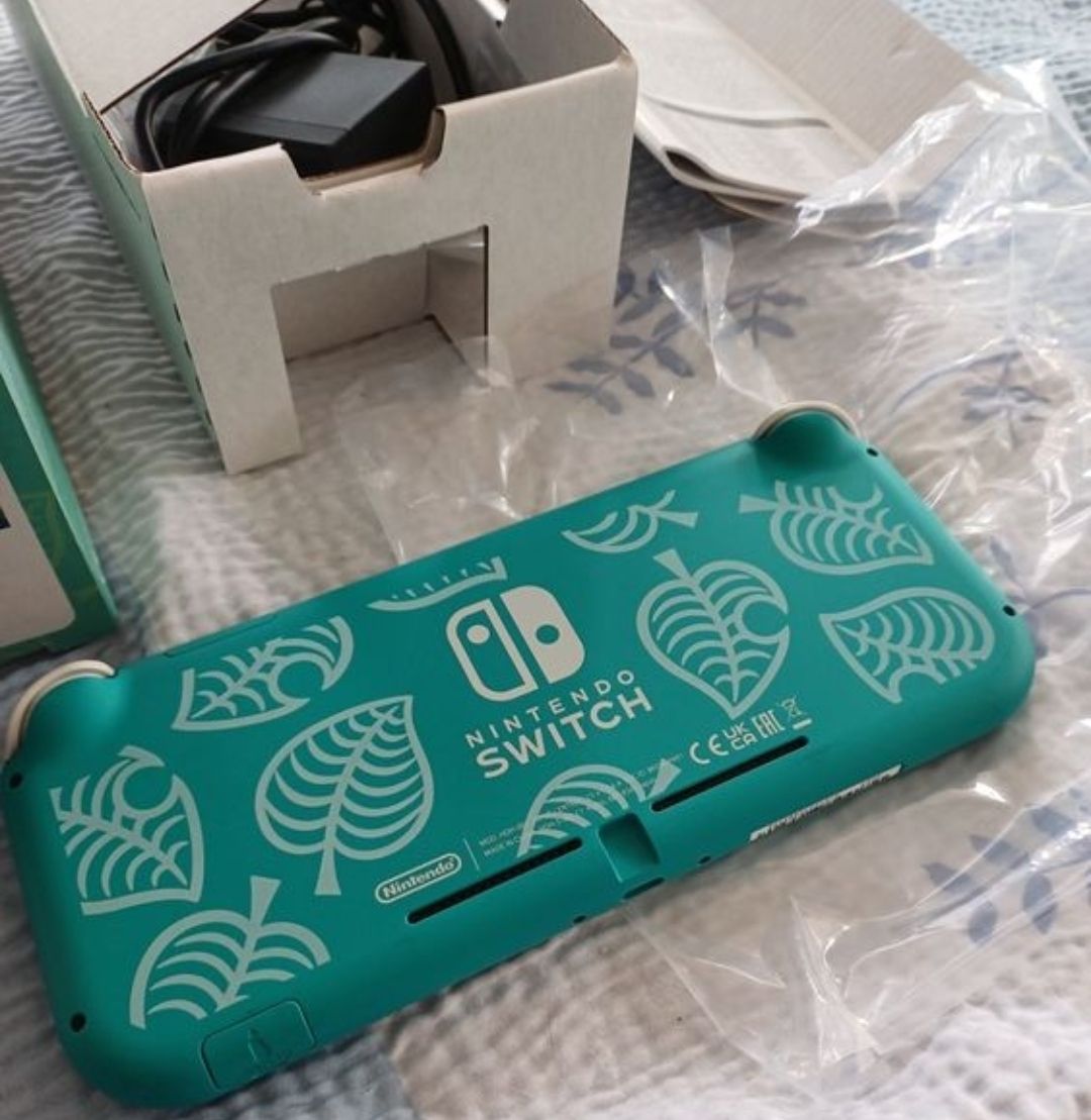 Nintendo Konsolen: Nintendo Switch Lite Animal Crossing Édition – Gebraucht aus Saignelégier von nys_6r27 1
