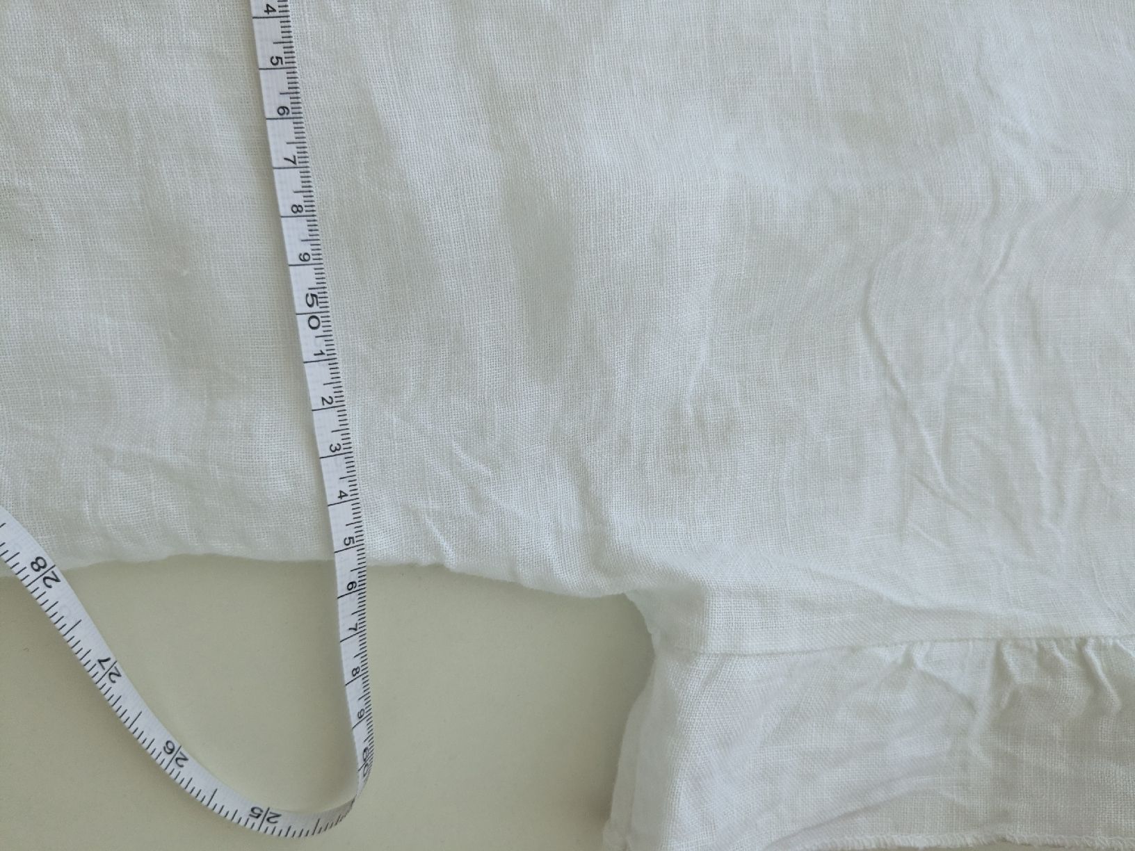 Blusen: Leichtes Leinen-Blusenshirt mit Fransen-Ärmelchen Gr.L – Gebraucht aus Rorschach von olg_5qq2 2