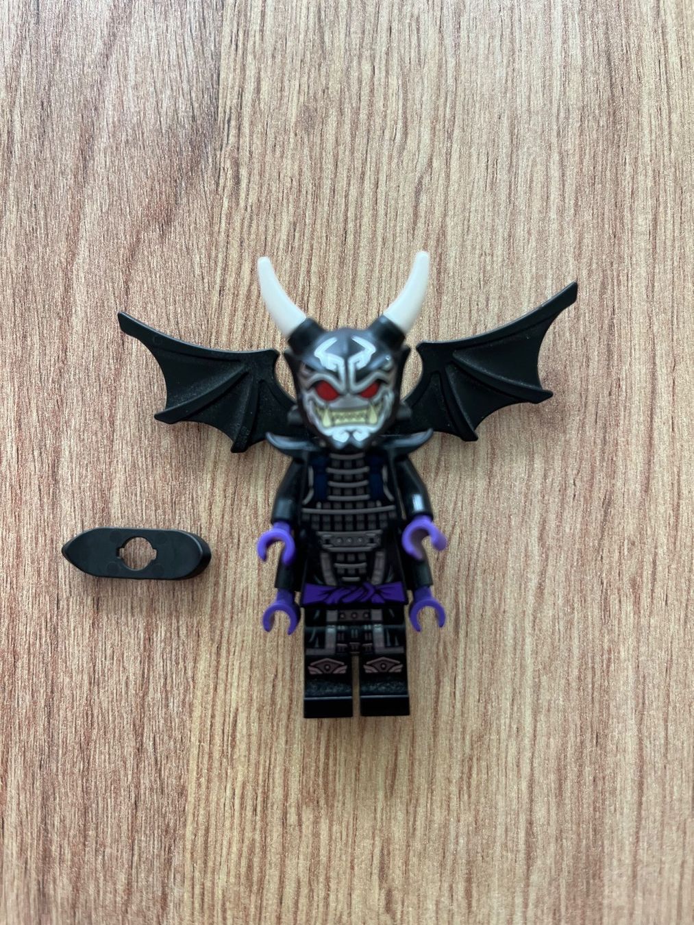 Lego Statuette: Lego Ninjago Oni Garmadon – Usato da St. Gallen venduto da Nickat