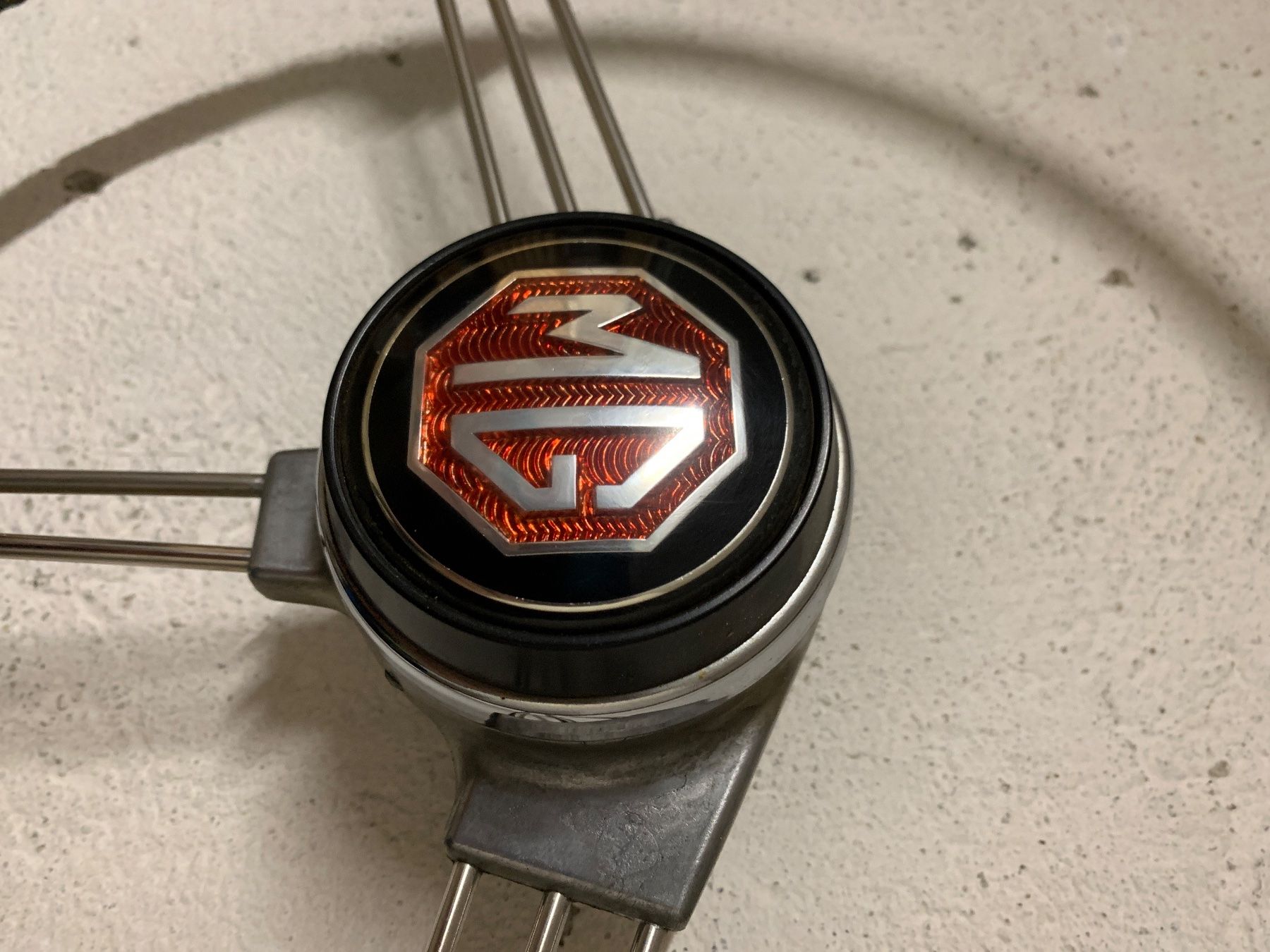 MG Alle Autoersatzteile: Calandre MG bgt et volant – Gebraucht aus Fontainemelon von Funpyd 3